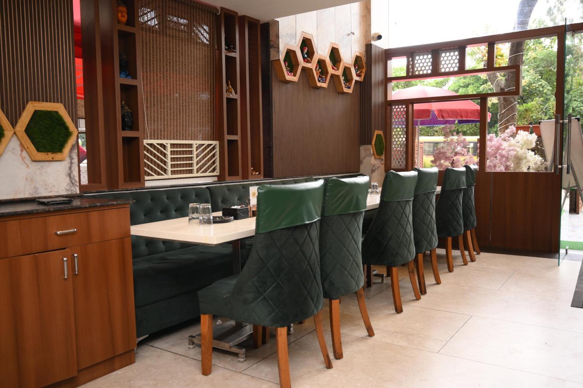Lemon Wood Suites Pune Ngoại thất bức ảnh