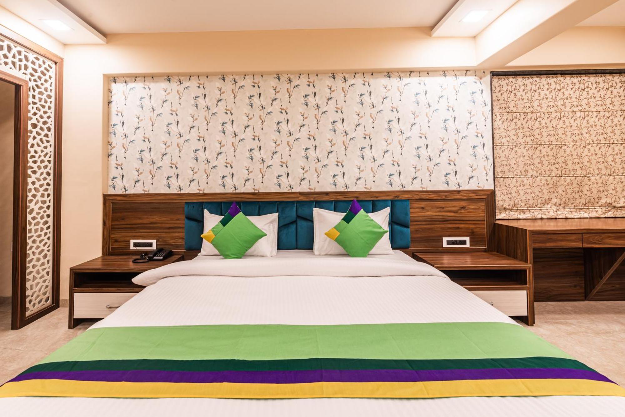 Lemon Wood Suites Pune Ngoại thất bức ảnh