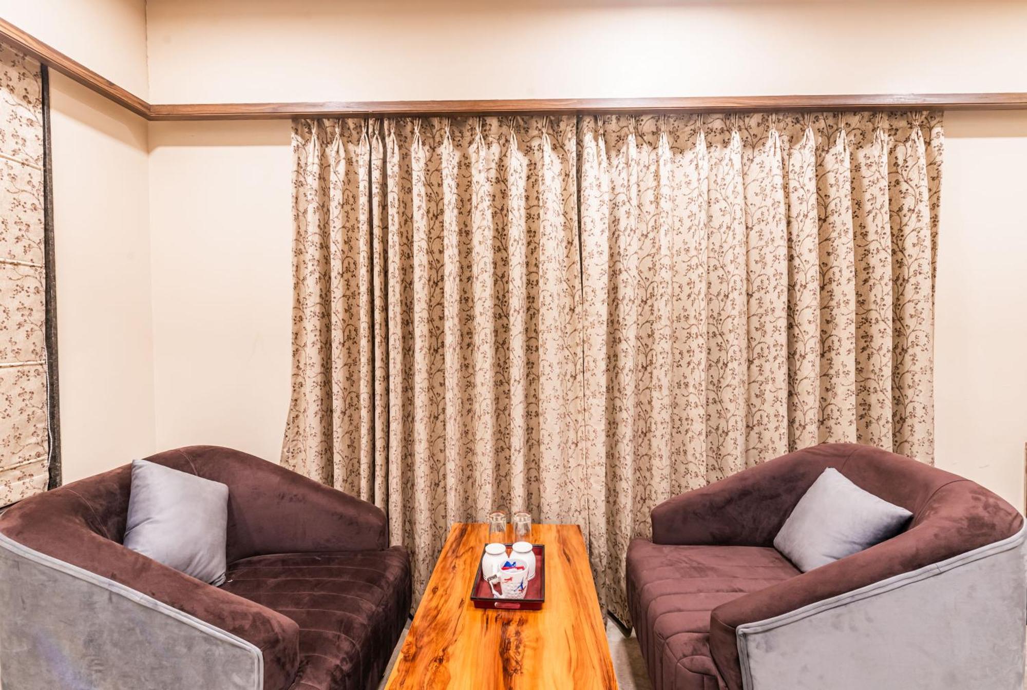 Lemon Wood Suites Pune Ngoại thất bức ảnh