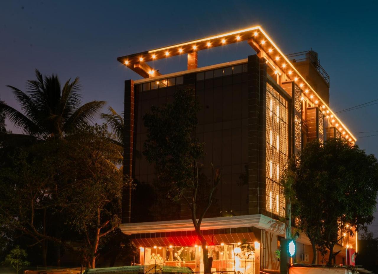 Lemon Wood Suites Pune Ngoại thất bức ảnh